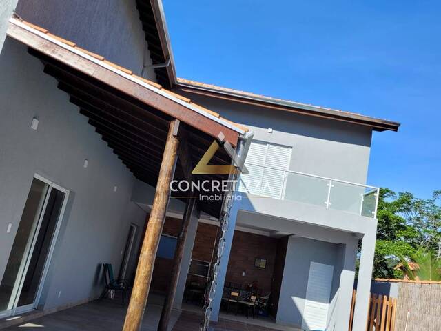 #CA0452 - Casa para Venda em Caraguatatuba - SP