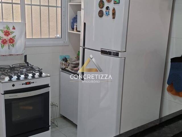 Sobrado para Venda em Caraguatatuba - 5